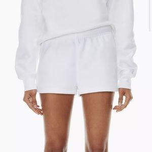 NWT Aritzia TNA Perfect Cozy 2” Shorts White Size Medium